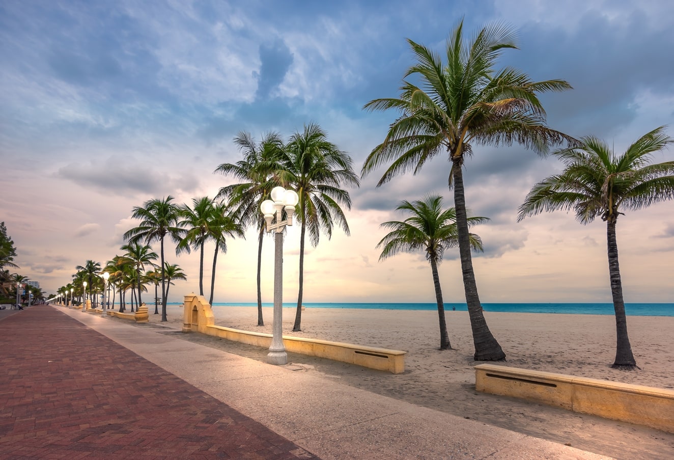 Hollywood, Florida – Palmen und Promenade	
	